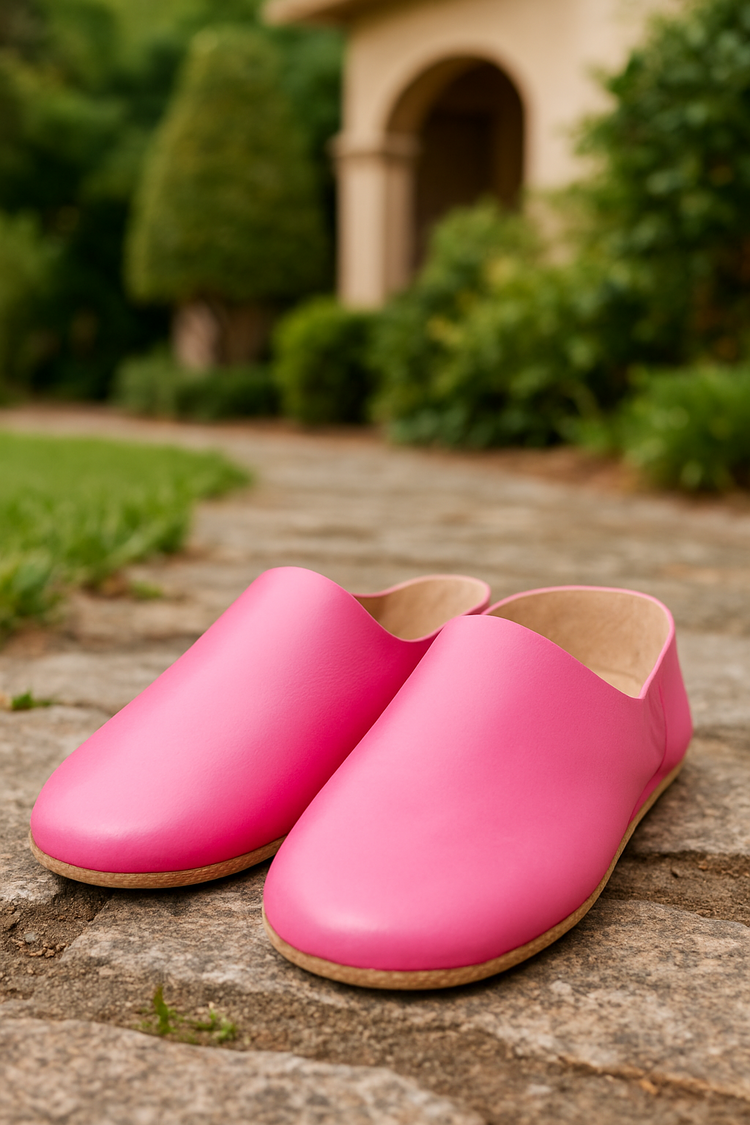 Moroccan Leather Slippers for Women and Men | Handmade Babouche Shoes | Natural Dyed Leather | Unisex Indoor Shoes | Handcrafted Slip-On Shoes.