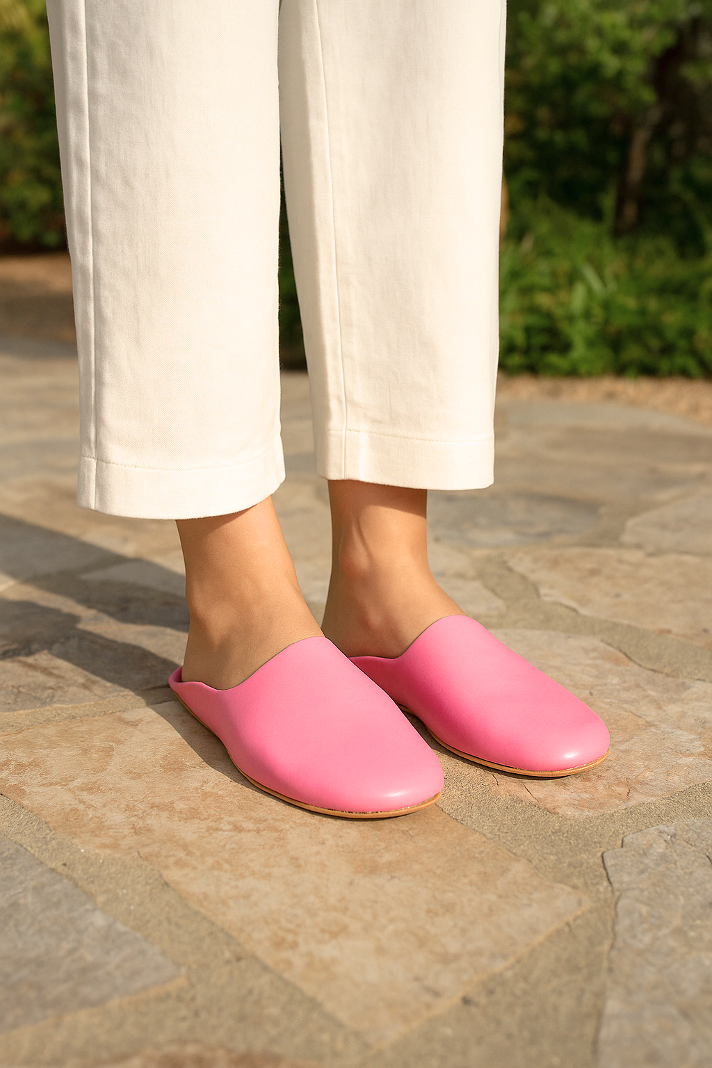 Moroccan Leather Slippers for Women and Men | Handmade Babouche Shoes | Natural Dyed Leather | Unisex Indoor Shoes | Handcrafted Slip-On Shoes.