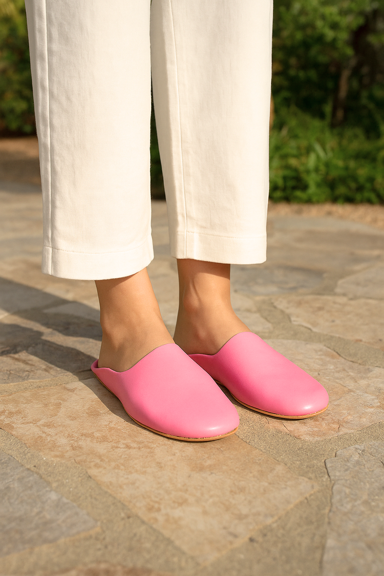Moroccan Leather Slippers for Women and Men | Handmade Babouche Shoes | Natural Dyed Leather | Unisex Indoor Shoes | Handcrafted Slip-On Shoes.