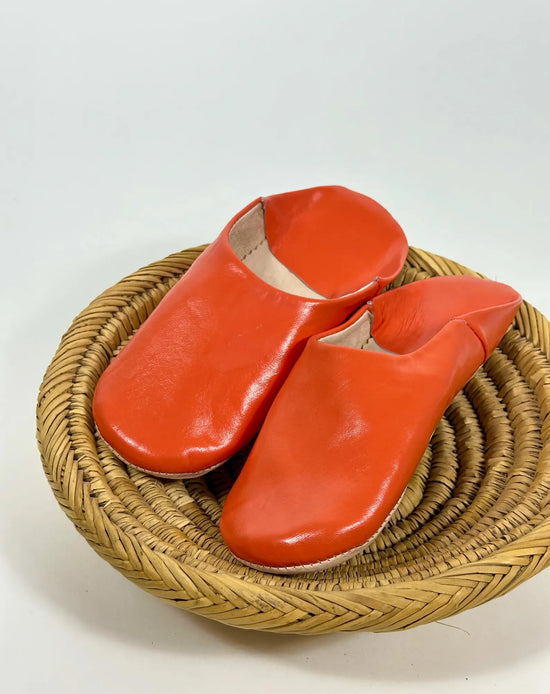 Handmade Moroccan Babouche – Natural Leather Indoor Slippers (Unisex)